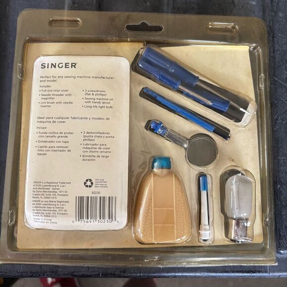 Singer Universal Machine Maintenance Kit *NOS* - Picture 3 of 4